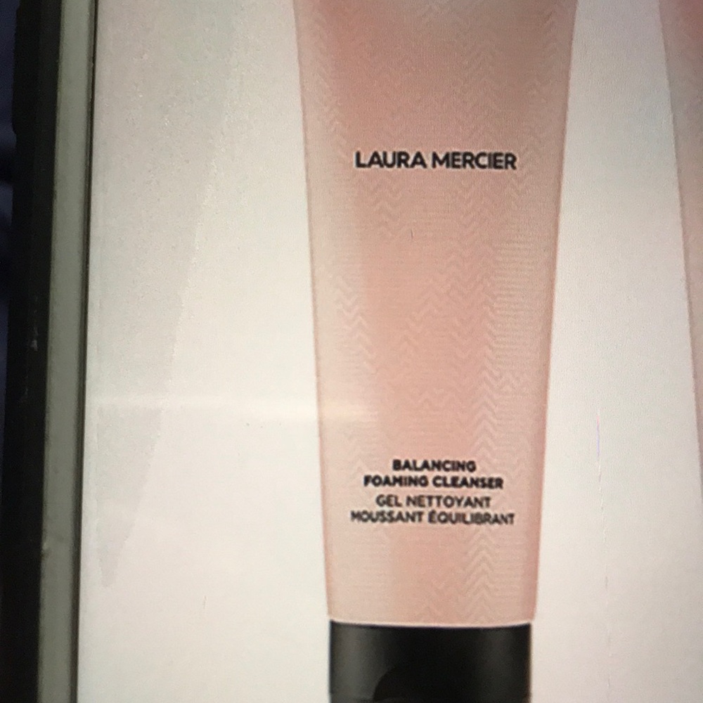 Laura Mercier Balancing foaming cleaner